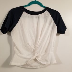 Twist Front Raglan Sleeve Crop Top Tee
